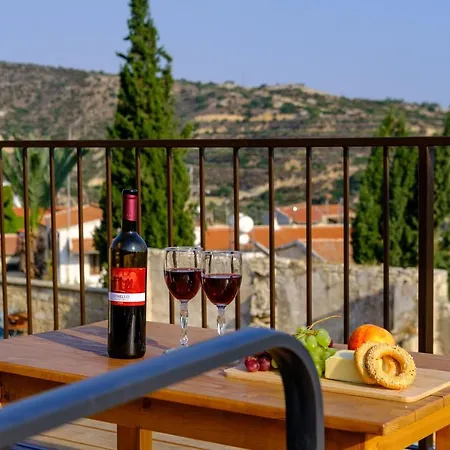 Villa Aphrodite Traditional With Swimjacuzzi