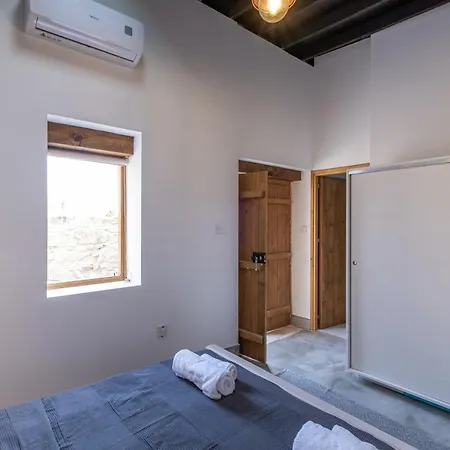 Aphrodite Traditional With Swimjacuzzi