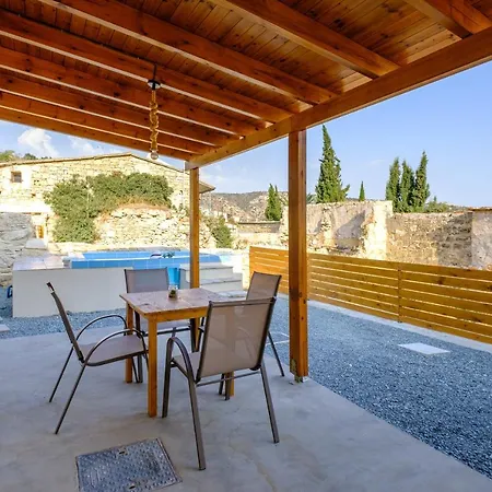 Вілла Aphrodite Traditional With Swimjacuzzi Ларнака