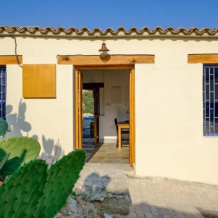 Vila Aphrodite Traditional With Swimjacuzzi